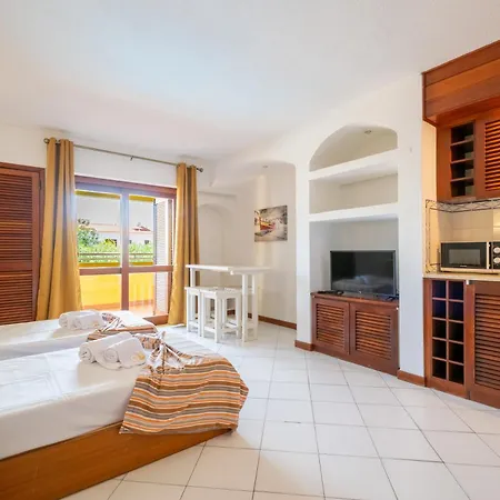 Bellavista Avenida By Beguest Apartmanhotel Albufeira