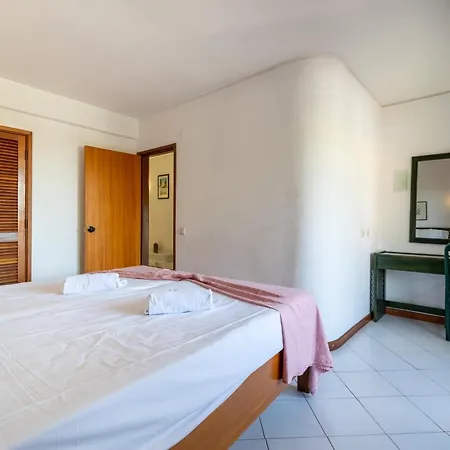 Bellavista Avenida By Beguest Apartmanhotel Albufeira
