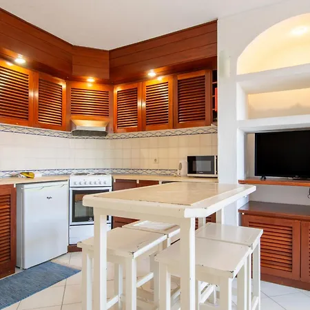 Bellavista Avenida By Beguest Apartmanhotel 3*