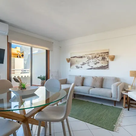 Bellavista Avenida By Beguest Apartmanhotel 3*