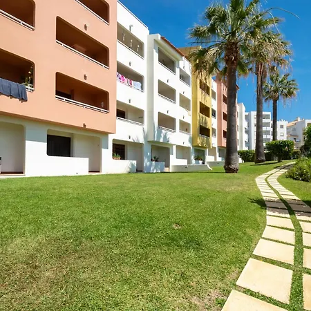 Bellavista Avenida By Beguest Apartmanhotel