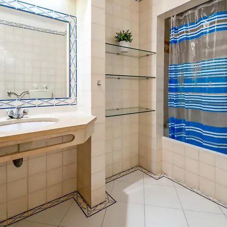 Bellavista Avenida By Beguest 3* البوفيرا